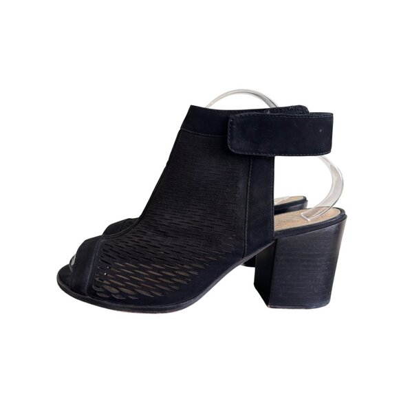 Vince Camuto Womens Lavette Black Leather Laser Cut Open Toe Sandal - Picture 4 of 11